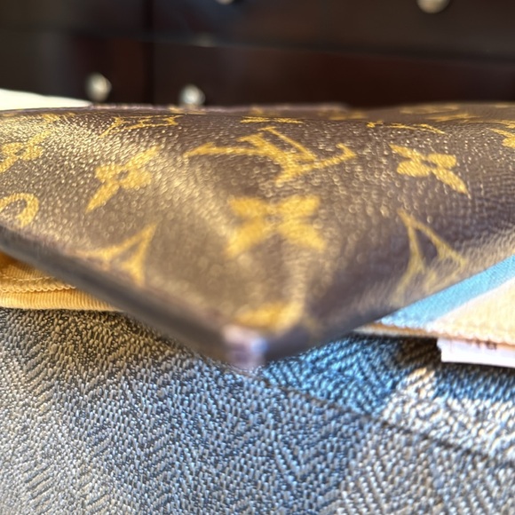 Authentic Louis Vuitton Pallas Pouchette leather clutch bag - Picture 9 of 11